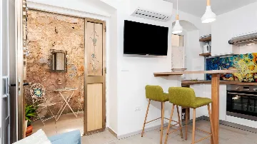 Rovinj 1-Bedroom Apartment with Green Terrace