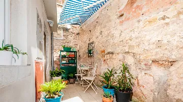 Rovinj 1-Bedroom Apartment with Green Terrace