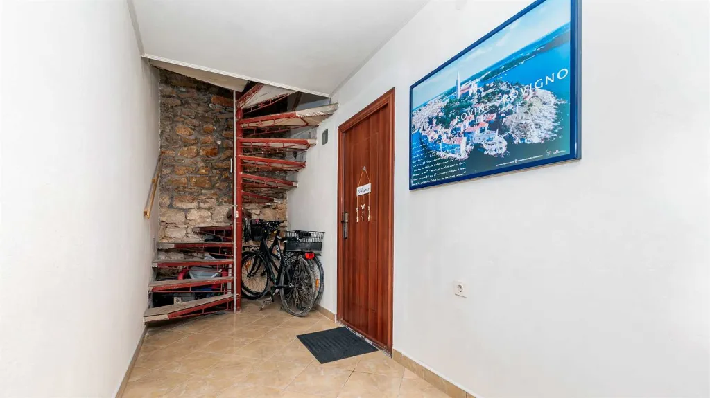 Rovinj 1-Bedroom Apartment with Green Terrace