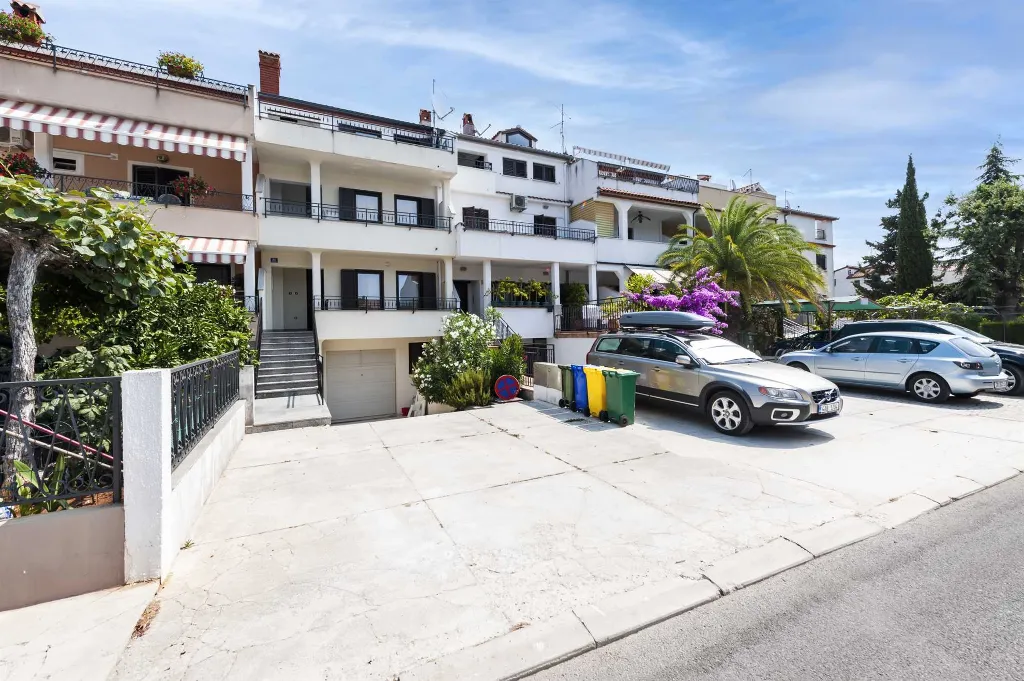 Two-Bedroom Apartment in Rovinj with Balcony