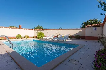 Holiday House in Rovinj for 4 with Pool