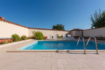 Holiday House in Rovinj for 4 with Pool