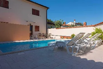 Holiday House in Rovinj for 4 with Pool