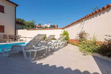 Holiday House in Rovinj for 4 with Pool