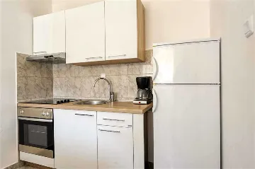 Holiday House in Rovinj for 4 with Pool