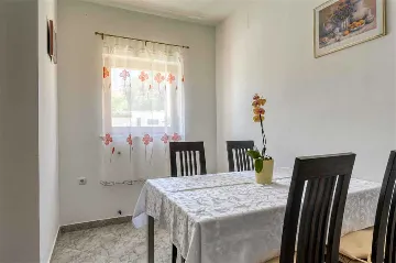 Holiday House in Rovinj for 4 with Pool