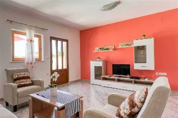 Holiday House in Rovinj for 4 with Pool