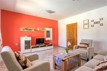 Holiday House in Rovinj for 4 with Pool