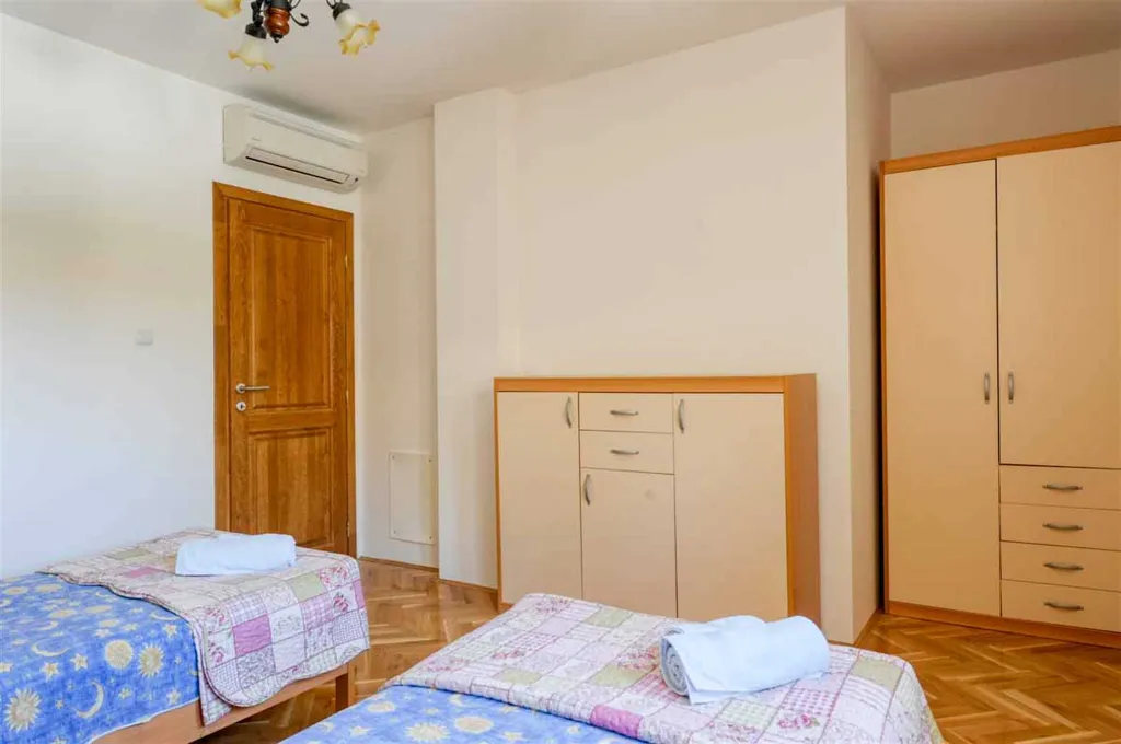 Holiday House in Rovinj for 4 with Pool