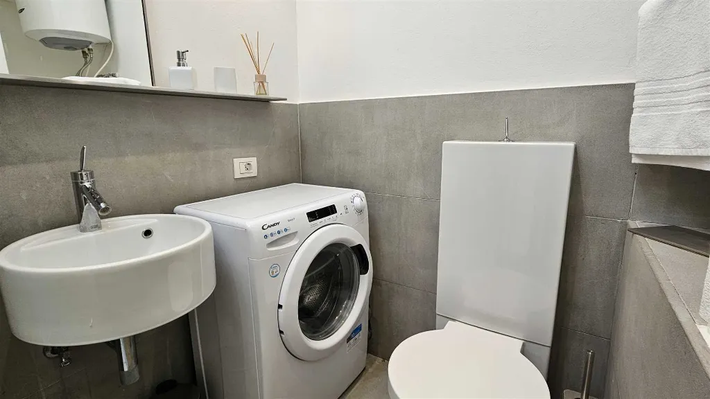 Rovinj Two-Bedroom Apartment with Sea View for 4