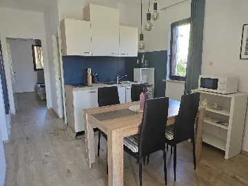 Rovinj Apartment for 2 with Balcony and Parking
