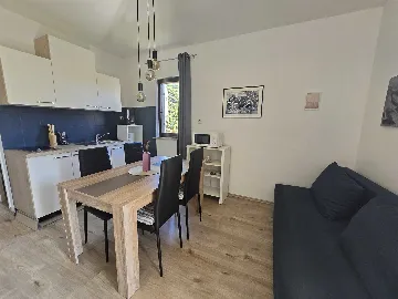 Rovinj Apartment for 2 with Balcony and Parking