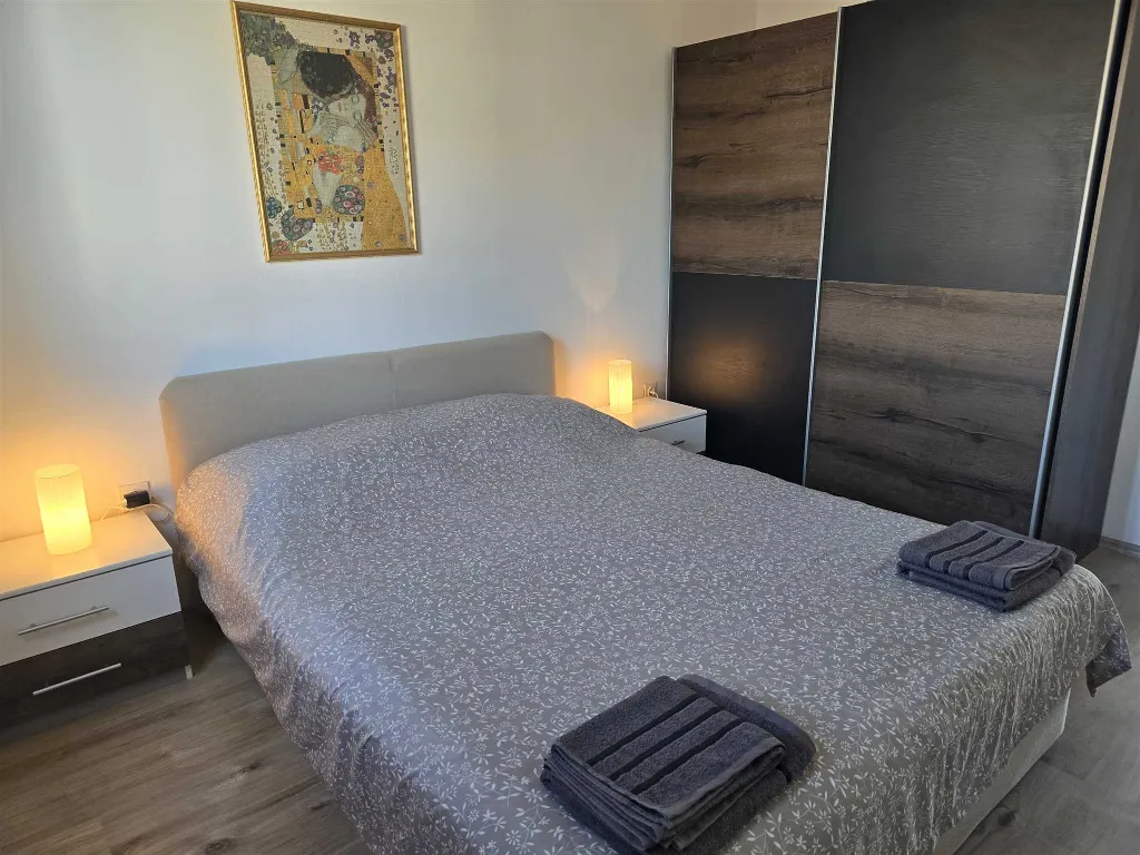 Rovinj Apartment for 2 with Balcony and Parking
