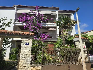 Rovinj Apartment for 2 with Balcony and Parking