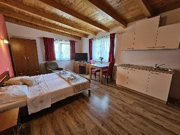 Rovinj Studio Apartment for 2 with Private Parking