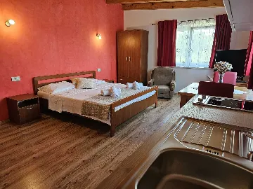 Rovinj Studio Apartment for 2 with Private Parking