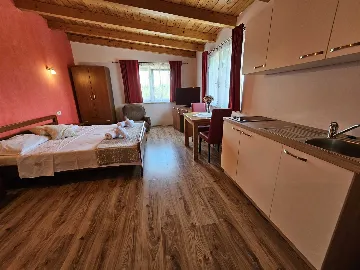 Rovinj Studio Apartment for 2 with Private Parking