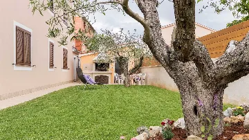 Three-Bedroom Apartment in Pula for up to 7