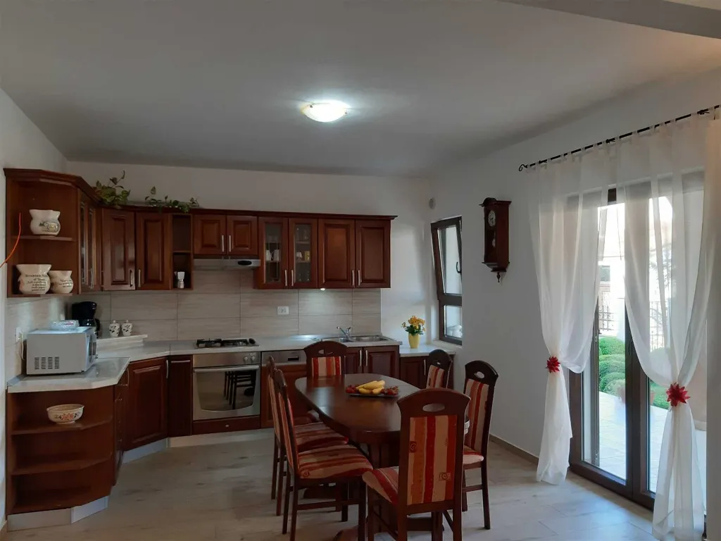 Three-Bedroom Apartment in Pula for up to 7
