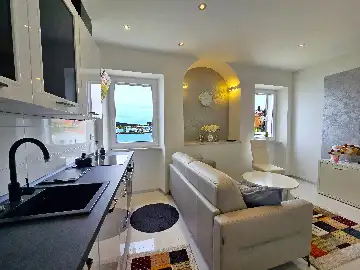 Sea-View Apartment for 2 in Rovinj