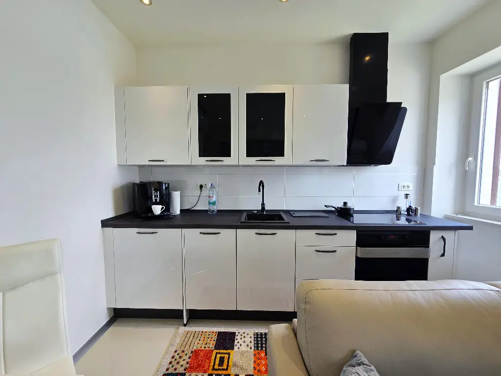 Sea-View Apartment for 2 in Rovinj