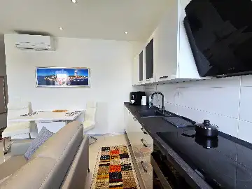 Sea-View Apartment for 2 in Rovinj