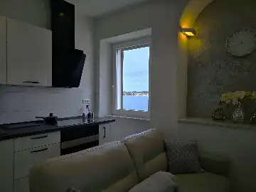 Sea-View Apartment for 2 in Rovinj