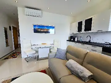 Sea-View Apartment for 2 in Rovinj