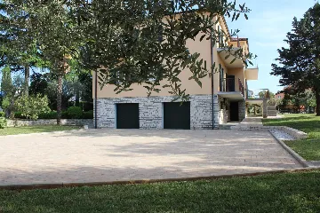 Rovinj Double Room with Private Bathroom