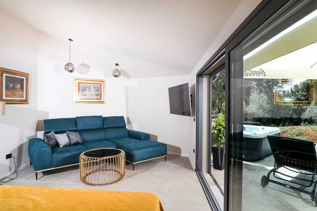 3-Bedroom House with Heated Pool in Rovinj