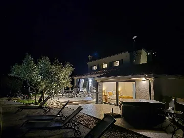 3-Bedroom House with Heated Pool in Rovinj