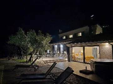 3-Bedroom House with Heated Pool in Rovinj