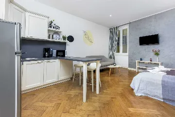 Rovinj Studio Apartment for 2 Guests (Pedestrian Area)