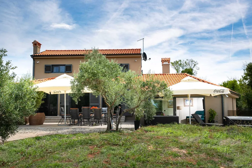 3-Bedroom Villa with Pool in Rovinj for 6 Guests