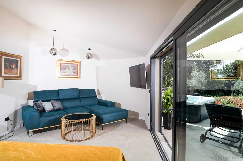 3-Bedroom Villa with Pool in Rovinj for 6 Guests