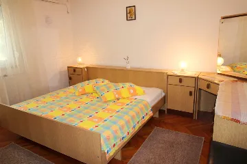 4-Bedroom Apartment in Ližnjan for up to 8