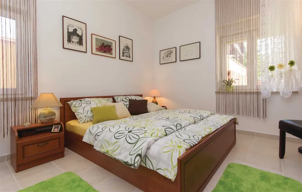 Pula Apartment with BBQ and WiFi for 4 Guests