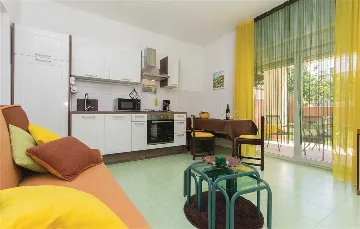 Pula Apartment with BBQ and WiFi for 4 Guests