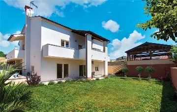 Pula Apartment with BBQ and WiFi for 4 Guests