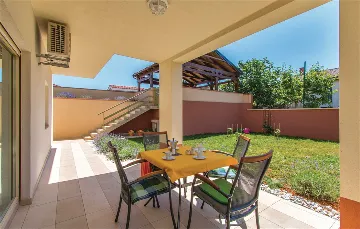 Pula Apartment with BBQ and WiFi for 4 Guests