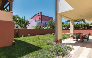 Pula Apartment with BBQ and WiFi for 4 Guests