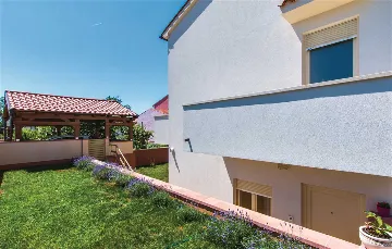 Pula Apartment with BBQ and WiFi for 4 Guests