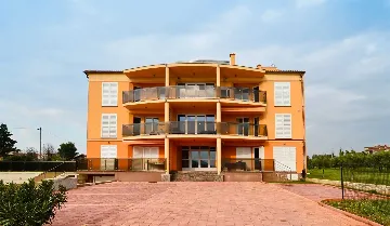 2-Bedroom Apartment in Pomer for Up to 4 Guests