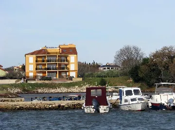 2-Bedroom Apartment in Pomer for Up to 4 Guests