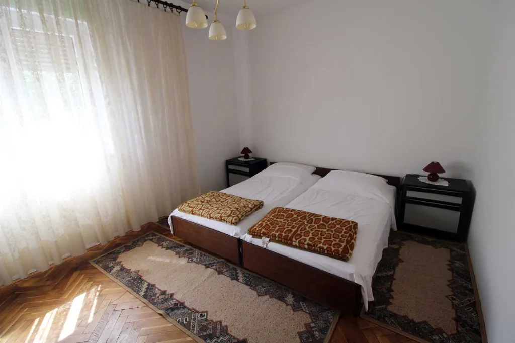 Two-Bedroom Apartment in Pula with Parking