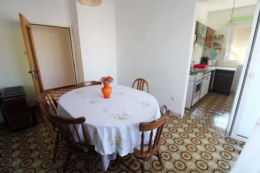 Two-Bedroom Apartment in Pula with Parking