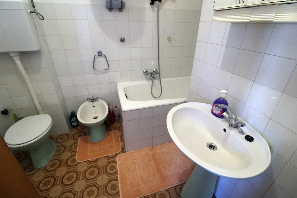 Two-Bedroom Apartment in Pula with Parking