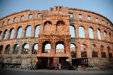 Two-Bedroom Apartment in Pula with Parking