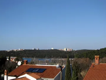 3-Bedroom Apartment in Banjole with Parking