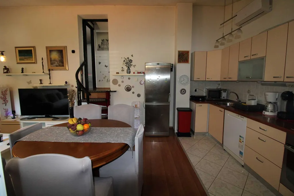 3-Bedroom Apartment in Banjole with Parking